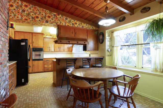 60 Natalie Way, Camarillo CA: https://media.crmls.org/mediaz/698df199-56fa-40f3-a76e-91fccd570898.jpg