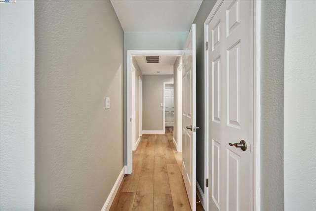 326 Fontaine Dr, Danville CA: https://media.crmls.org/mediaz/698e8e9c-d62e-495d-9bf1-c0961b5b7c37.jpg