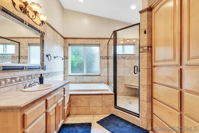 22318 Casa De Carol, Ramona CA: https://media.crmls.org/mediaz/698e9dca-e47c-4e5a-90f6-6c01fac89e12.jpg