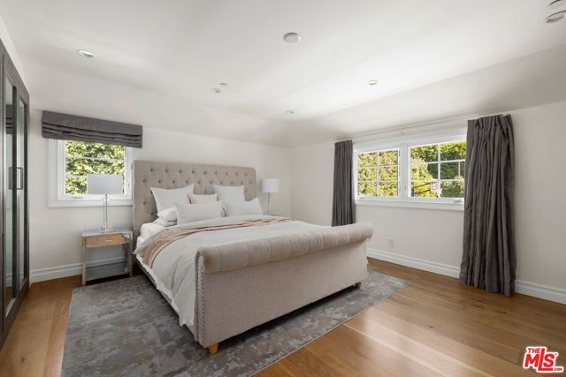 1214 Coldwater Canyon Drive, Beverly Hills CA: https://media.crmls.org/mediaz/698eede0-3d8e-4b9b-96d2-6cd22bd0c77e.jpg