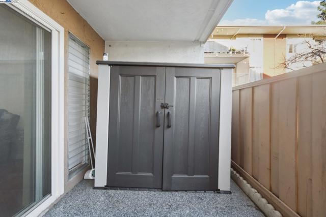 Image 19 of 25 For 38455 Bronson St  128