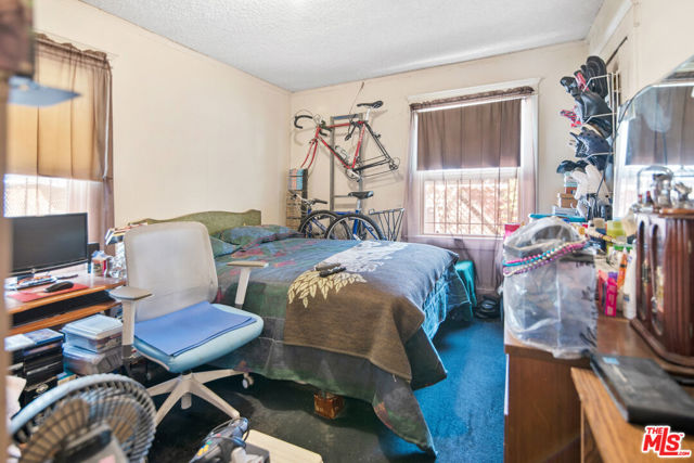 159 E 47th Street, Los Angeles CA: https://media.crmls.org/mediaz/69904846-1bd0-4872-b287-28f7874b94a8.jpg