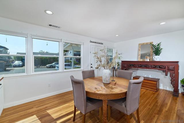 3703 Tomahawk Ln, San Diego CA: https://media.crmls.org/mediaz/6990e871-16c7-48bf-b253-85c04a433c92.jpg