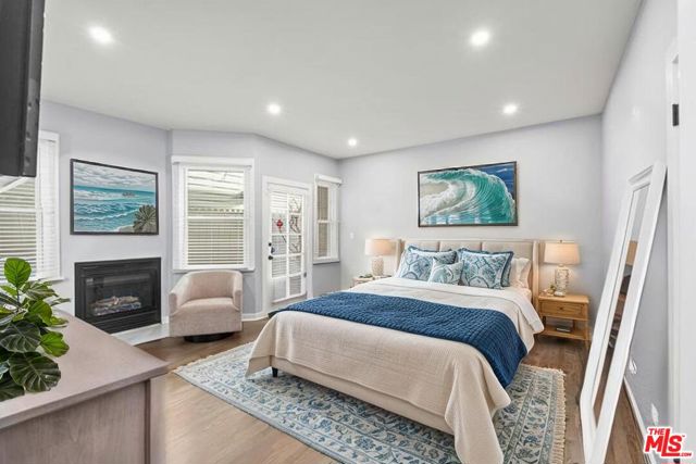 2622 2nd Street, Santa Monica CA: https://media.crmls.org/mediaz/6990ff87-2eed-4a1d-88a9-e6f184bf1d0c.jpg