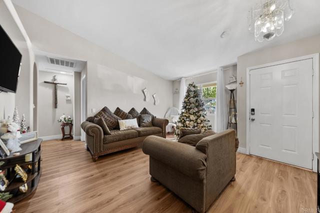 Detail Gallery Image 3 of 37 For 154 E 11th St, Perris,  CA 92570 - 3 Beds | 2 Baths