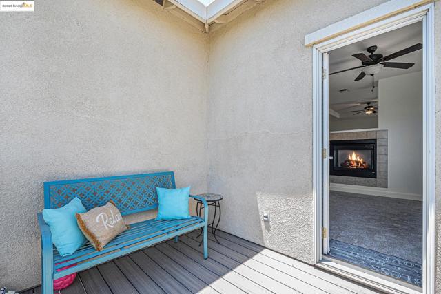 140 Ridge Crest Ct, Oakley CA: https://media.crmls.org/mediaz/69914929-a63b-40aa-a40a-f6da6b0de76b.jpg