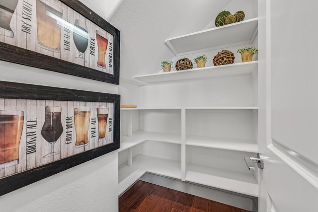 Image 13 of 38 For 883 Barney Com