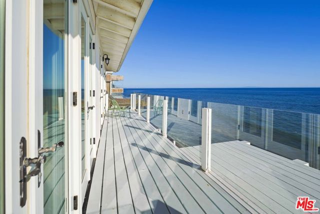 26908 Malibu Cove Colony Drive, Malibu CA: https://media.crmls.org/mediaz/69934dca-2593-4c80-822d-063f2e972184.jpg