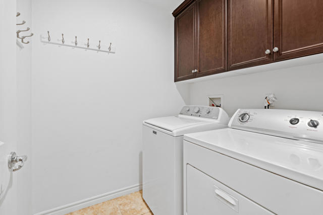 585 Via De La Paz, Palm Desert, CA 92211