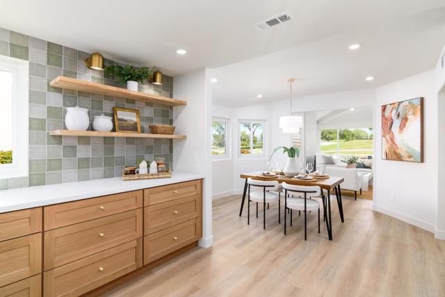 Detail Gallery Image 13 of 32 For 12142 Royal Birkdale Row F, San Diego,  CA 92128 - 2 Beds | 2 Baths