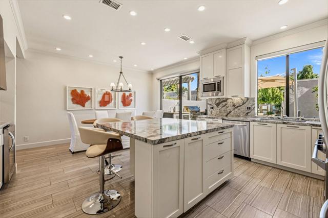 730 Inverness Drive, Rancho Mirage CA: https://media.crmls.org/mediaz/699438a3-65d4-44a4-b441-1de22192f53b.jpg