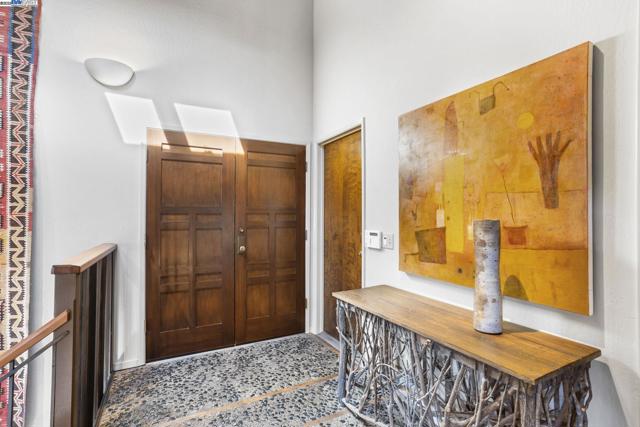 3 Abbott Way, Piedmont CA: https://media.crmls.org/mediaz/69948690-ab3f-41ca-b7ba-0ebf5f79a12e.jpg
