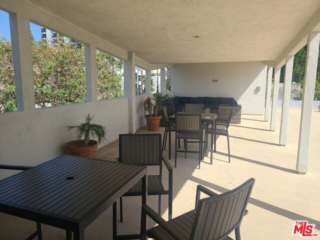 960 LARRABEE Street, 313 photo 3
