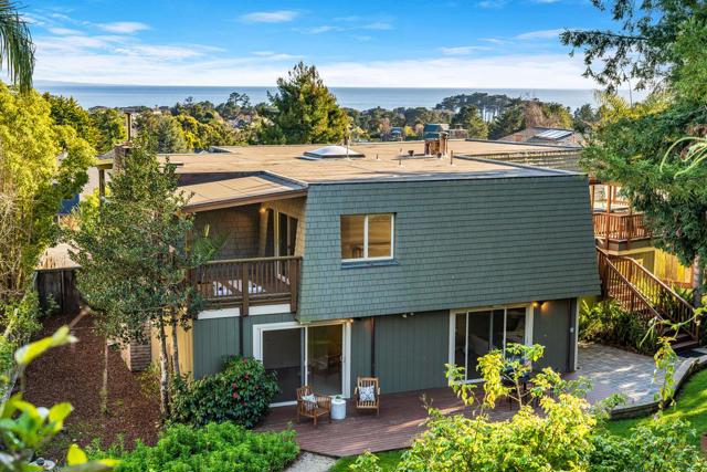 207 Driftwood Court, Aptos CA: https://media.crmls.org/mediaz/6994fa61-32a1-48e9-887f-5a4f04b353fc.jpg