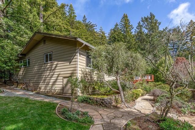13250 Skyline Boulevard, Woodside CA: https://media.crmls.org/mediaz/69954071-24b0-49e2-b151-75765d81b69b.jpg