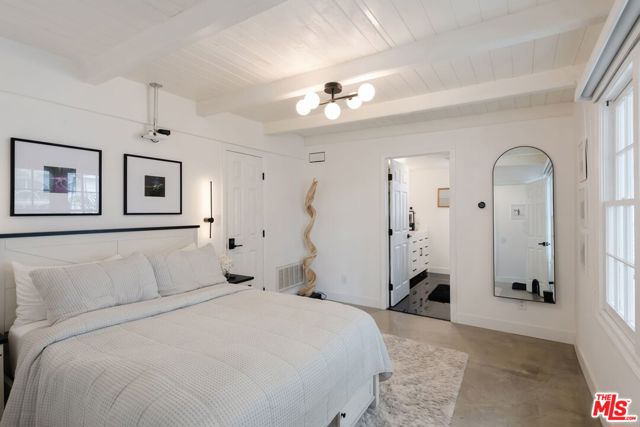 3011 Clune Avenue, Venice CA: https://media.crmls.org/mediaz/6996e916-6087-4270-8c28-9a09c40f5d2a.jpg