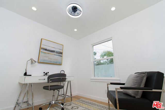 4068 Sutro Avenue photo 7