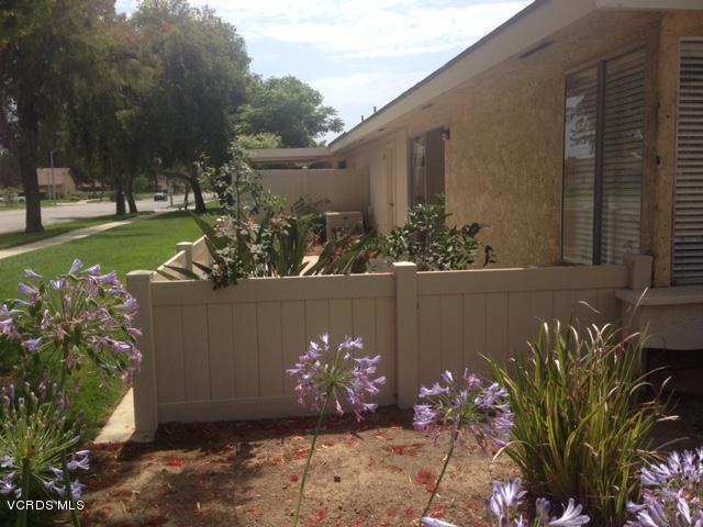 7208 Village 7, Camarillo CA: https://media.crmls.org/mediaz/69976292-3057-4099-a3ea-39b54c46f04b.jpg
