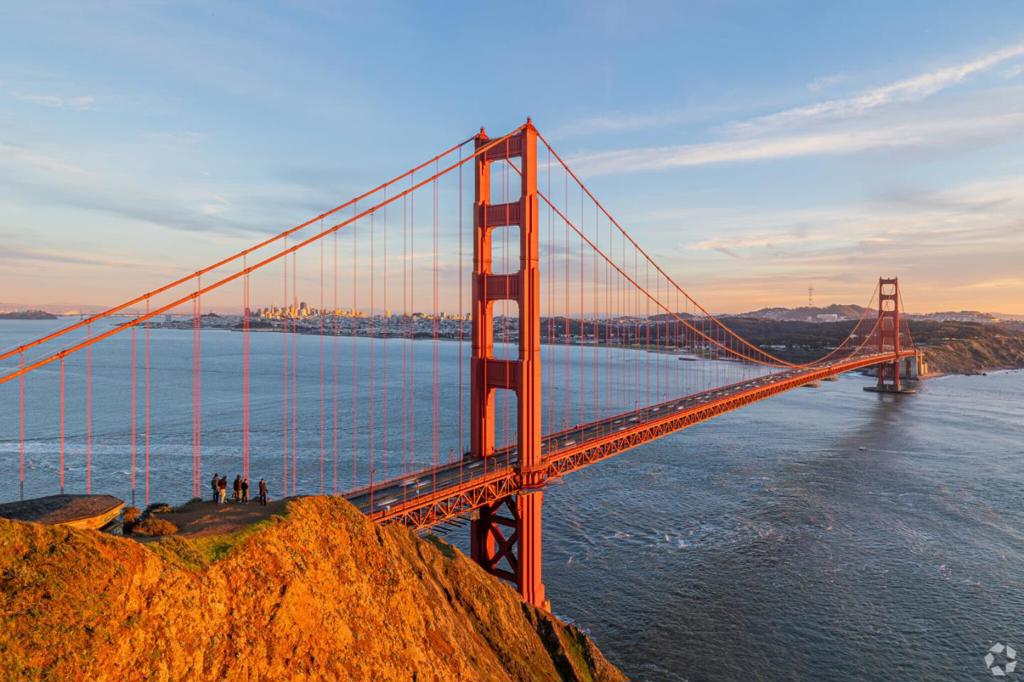 https://media.crmls.org/mediaz/69978d85-32dd-4cd5-b0e8-b2d594dca90c.jpg?preset=X-Large