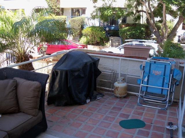 3920 Riviera Drive, Pacific Beach (San Diego) CA: https://media.crmls.org/mediaz/6997903b-cf04-41eb-b9f1-7766586bfd72.jpg
