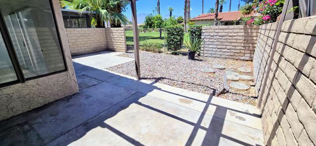 48875 Gosden Court, Indio CA: https://media.crmls.org/mediaz/69982c40-6ce5-4f83-a69a-40c887868bca.jpg