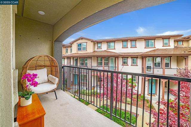 33103 Via Vicenza, San Ramon CA: https://media.crmls.org/mediaz/699850ee-5bfd-4f60-8ad2-914abdbf0817.jpg