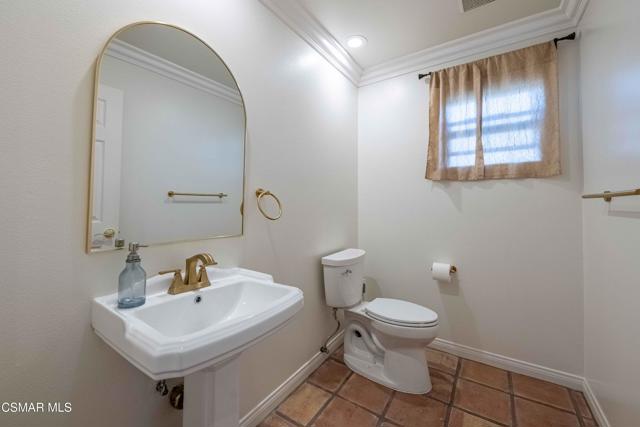 11300 Highridge Court, Camarillo CA: https://media.crmls.org/mediaz/699887e5-3422-42d4-9fcf-18e63b9380a5.jpg