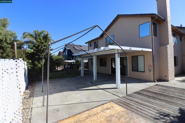 4632 Country Hills Dr, Antioch CA: https://media.crmls.org/mediaz/6999f7e2-b2e9-4b5e-9d6c-894ec5c9feba.jpg