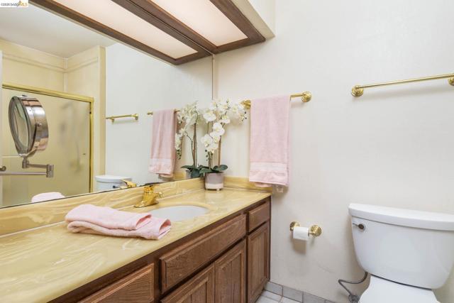 Image 33 of 59 For 3237 Vera Cruz Dr