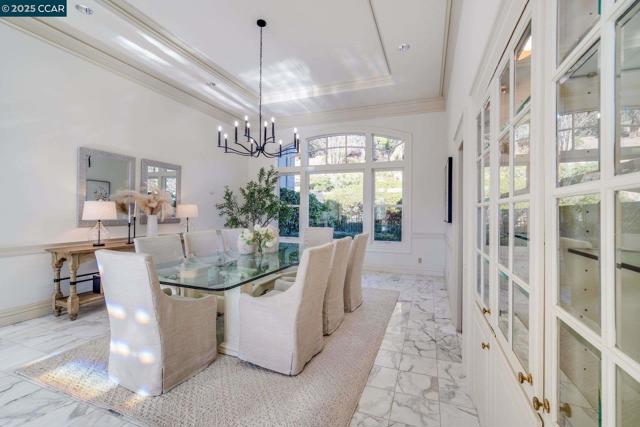 2420 Diablo Lakes Ln, Diablo CA: https://media.crmls.org/mediaz/699b6f42-6d51-4c42-b221-aca3d65d3564.jpg