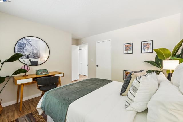 441 FOX HILLS COURT, Oakland CA: https://media.crmls.org/mediaz/699b7a86-dd1a-4e1a-b41b-f76211d03f73.jpg