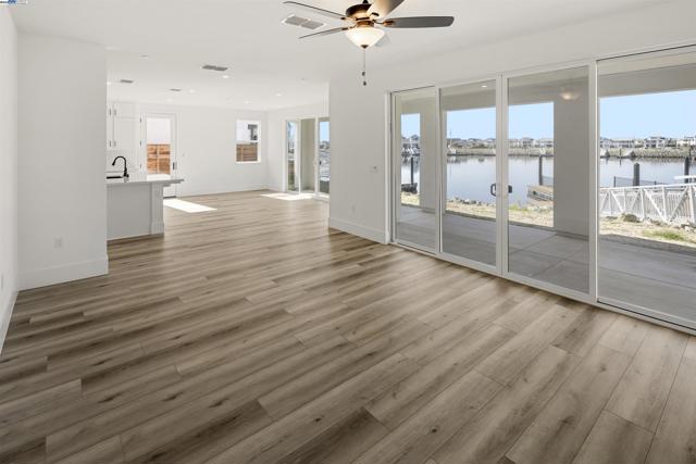 16 Grey Whale Place, Bethel Island CA: https://media.crmls.org/mediaz/699be0f8-8b92-4889-b00f-e5bd2566e833.jpg