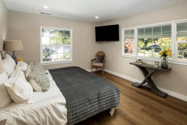 706 University Avenue, Los Altos CA: https://media.crmls.org/mediaz/699c89d8-2745-4654-8a0b-4920b76cd8c3.jpg