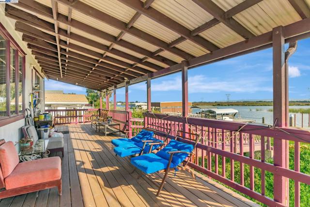 71 Taylor Pl, Bethel Island CA: https://media.crmls.org/mediaz/699ccae5-a51a-469b-b2c7-4a1f6fcf8c01.jpg