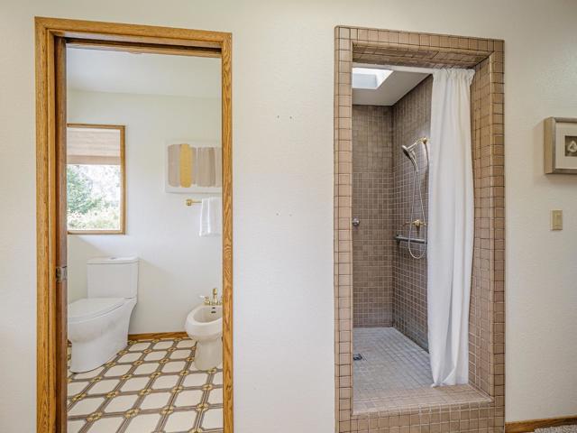 1125 Sumner Avenue, Aptos CA: https://media.crmls.org/mediaz/699d36b3-73b1-4ec6-8d61-7127f33a8bd7.jpg