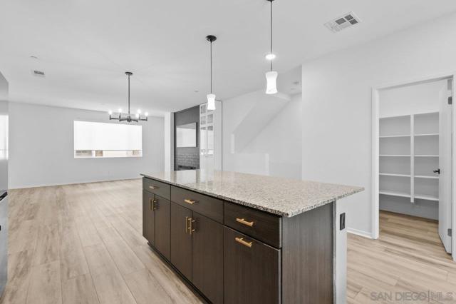 5212 Beachfront Cove, San Diego CA: https://media.crmls.org/mediaz/699d6794-3c25-445e-9a34-60be429e59e2.jpg