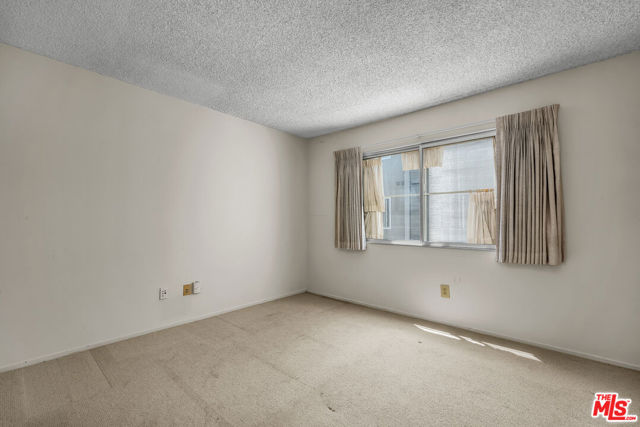 13135 Mindanao Way, Marina del Rey CA: https://media.crmls.org/mediaz/699dad75-0336-4c52-aed1-882daf047b22.jpg