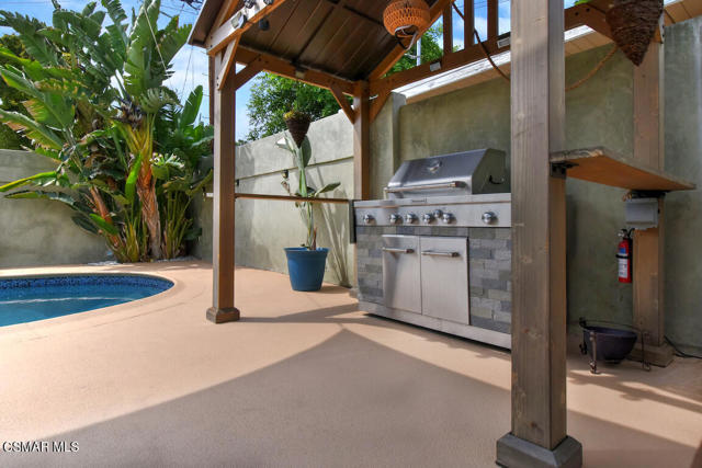 7761 Balcom Avenue, Reseda CA: https://media.crmls.org/mediaz/699f8bfd-14e7-42c3-867b-19e96805e615.jpg