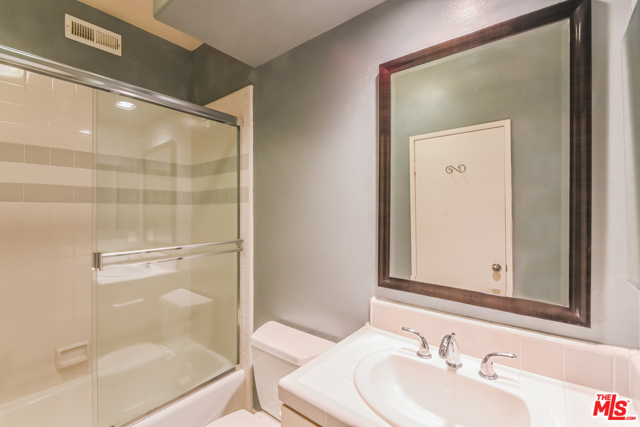 1461 Manhattan Beach Boulevard, Manhattan Beach, California 90266, 2 Bedrooms Bedrooms, ,2 BathroomsBathrooms,Residential,Sold,Manhattan Beach,21754964