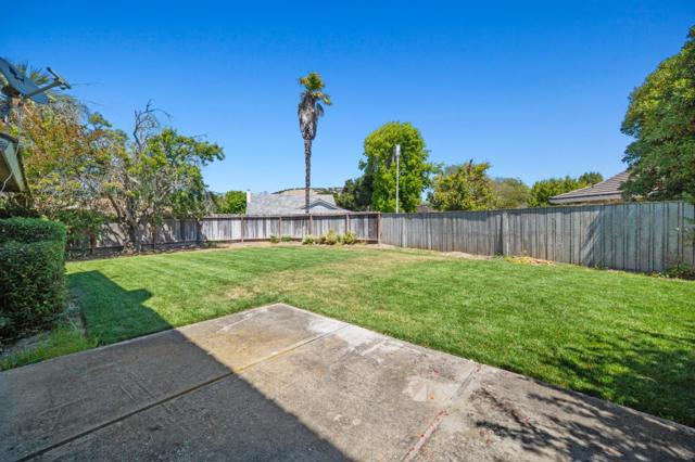 22709 Picador Drive, Salinas CA: https://media.crmls.org/mediaz/69a00c66-5b70-41d7-a7fc-bf1aacb6e937.jpg
