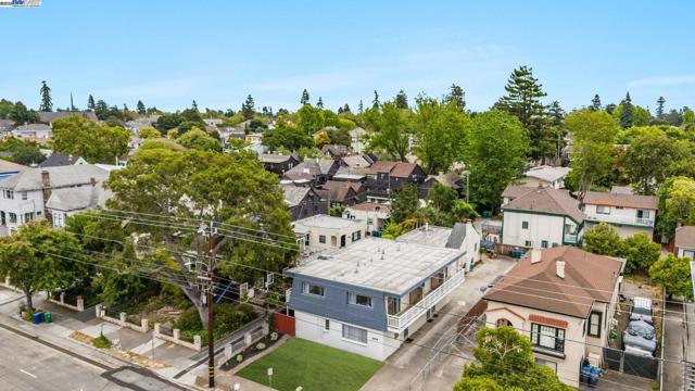 1556 Lincoln Ave, Alameda CA: https://media.crmls.org/mediaz/69a0d623-aed9-4c3b-a24a-49d298ec61a9.jpg