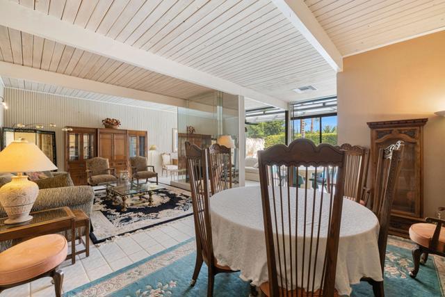 968 N Fairview Circle, Palm Springs CA: https://media.crmls.org/mediaz/69a16f17-864f-4ca4-869b-19d19d9fb7cf.jpg
