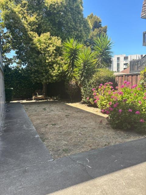 80 El Camino Real, Burlingame CA: https://media.crmls.org/mediaz/69a17667-951a-4109-b7fb-a2322441e48d.jpg
