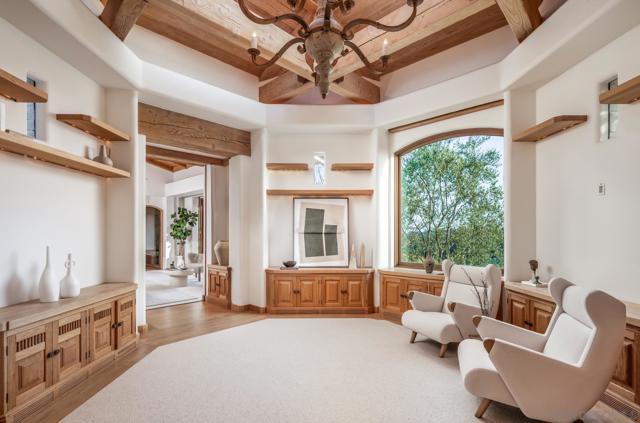 6884 El Camino Del Norte, Rancho Santa Fe CA: https://media.crmls.org/mediaz/69a2c167-8fe8-42fc-8741-cec5776e9c17.jpg