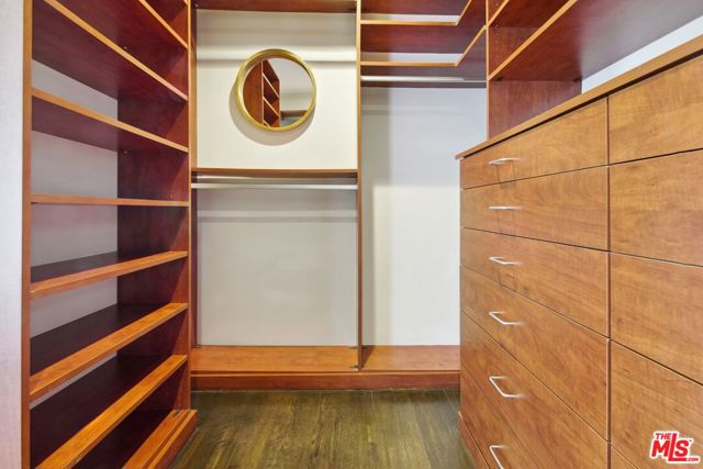 1527 Marmont Avenue, Los Angeles CA: https://media.crmls.org/mediaz/69a32406-46eb-4da0-acfb-7a05cd73acdf.jpg