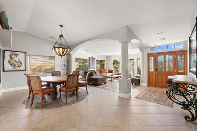 51425 Calle Quito, La Quinta CA: https://media.crmls.org/mediaz/69a42ce4-078c-4cd4-b11f-497a1b208139.jpg