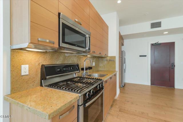 460 S Spring Street, Los Angeles CA: https://media.crmls.org/mediaz/69a472d3-ac1a-44da-9087-d57f1aa3c6b1.jpg