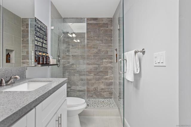 6951 Quiet Cove Dr, Carlsbad CA: https://media.crmls.org/mediaz/69a57219-f781-49f2-892e-36b2fc893a53.jpg