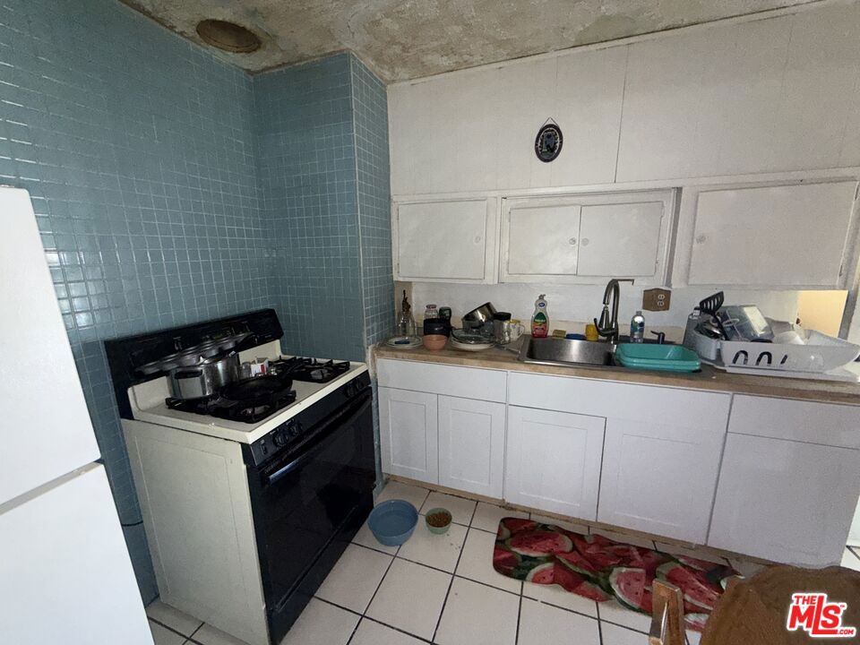 69A5E0C3 64B0 4803 9B70 A3354087E411 2419 S Park Avenue, Pomona, Ca 91766 &Lt;Span Style='BackgroundColor:transparent;Padding:0Px;'&Gt; &Lt;Small&Gt; &Lt;I&Gt; &Lt;/I&Gt; &Lt;/Small&Gt;&Lt;/Span&Gt;