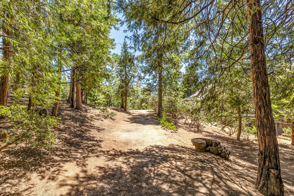 https://media.crmls.org/mediaz/69a621c9-82ab-4f76-82c8-587799affe78.jpg?preset=X-Large